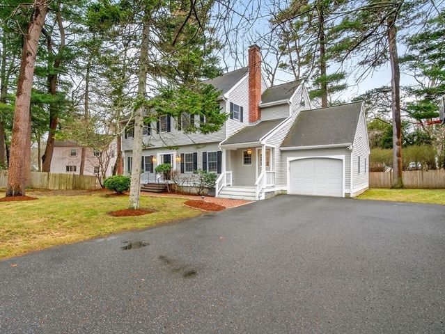7 Oakdale Ave, Wellesley, MA 02482