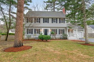 7 Oakdale Ave, Wellesley, MA 02482