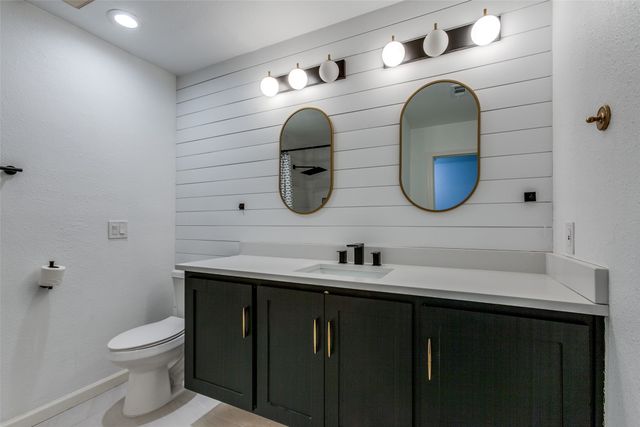 4111 Rush Circle, Addison, TX 75001