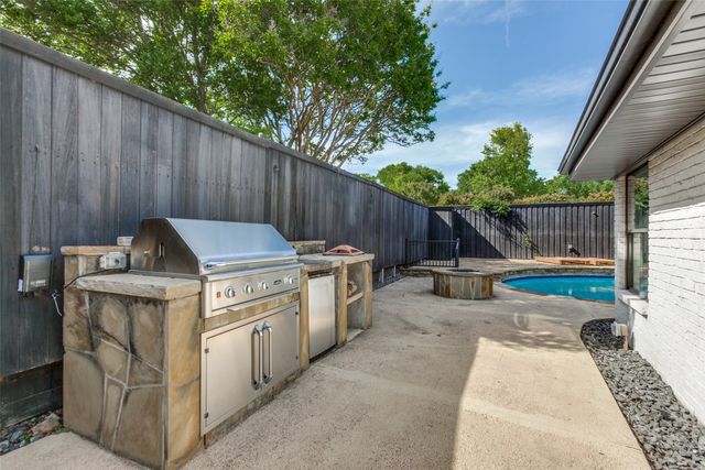 4111 Rush Circle, Addison, TX 75001