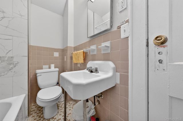 29 Lafayette Avenue, Middletown, NY 10940