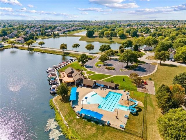 901 SW Drake Drive, Lee's Summit, MO 64082