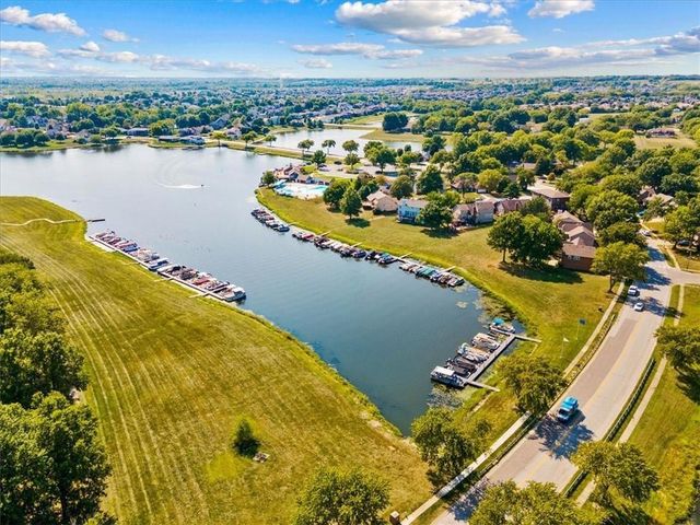 901 SW Drake Drive, Lee's Summit, MO 64082