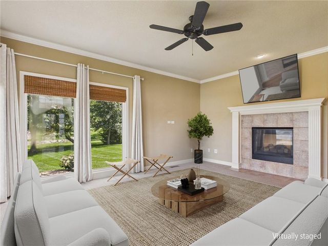 901 SW Drake Drive, Lee's Summit, MO 64082