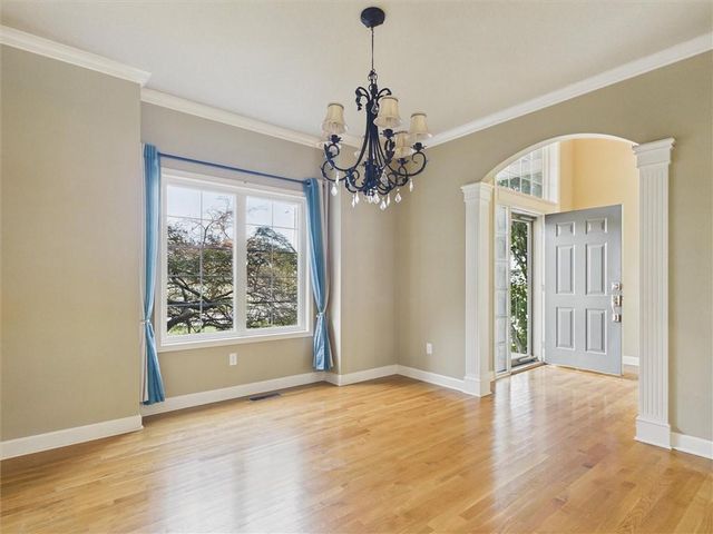 901 SW Drake Drive, Lee's Summit, MO 64082