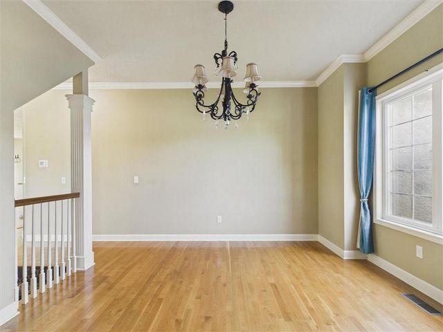 901 SW Drake Drive, Lee's Summit, MO 64082