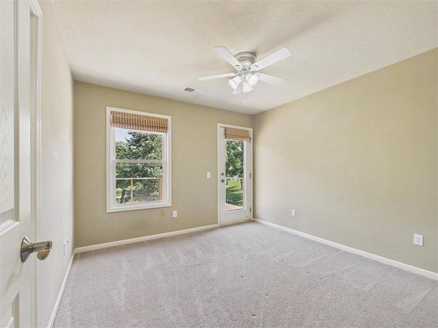 901 SW Drake Drive, Lee's Summit, MO 64082