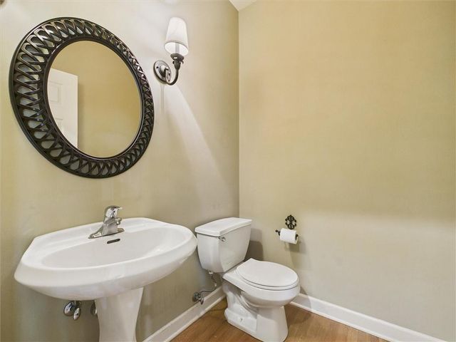 901 SW Drake Drive, Lee's Summit, MO 64082