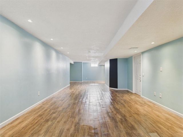 901 SW Drake Drive, Lee's Summit, MO 64082