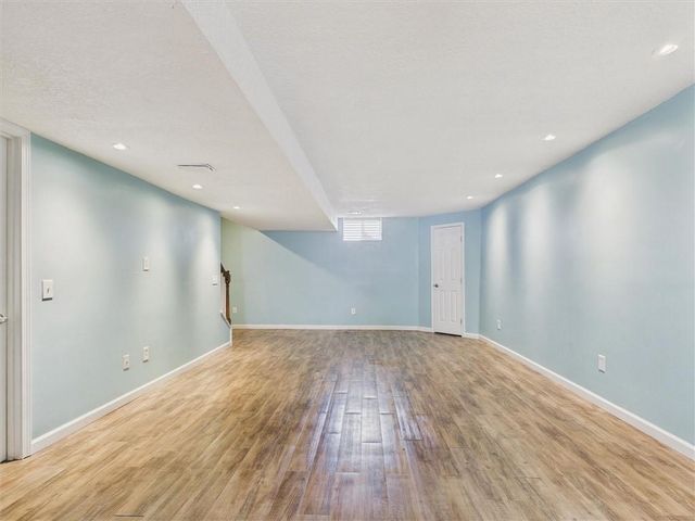 901 SW Drake Drive, Lee's Summit, MO 64082