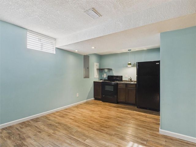901 SW Drake Drive, Lee's Summit, MO 64082
