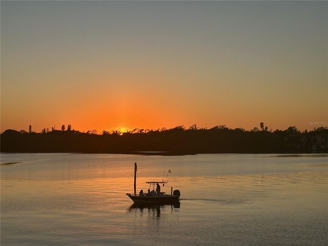 5129 SE SALMON DRIVE SE A, St Petersburg, FL 33705