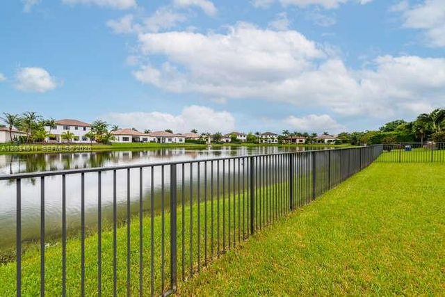 3091 NW 82nd Way, Cooper City, FL 33024