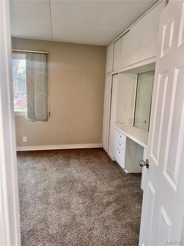 25 S Dellwood Avenue, Dellwood, MO 63135