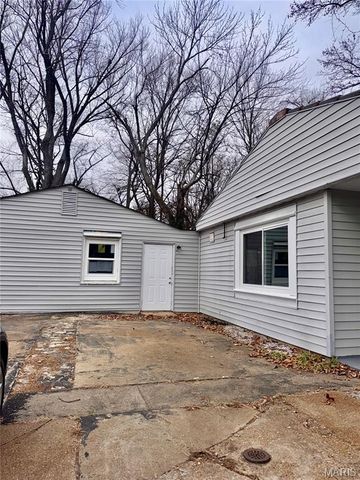 25 S Dellwood Avenue, Dellwood, MO 63135