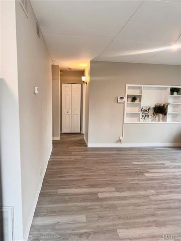 25 S Dellwood Avenue, Dellwood, MO 63135