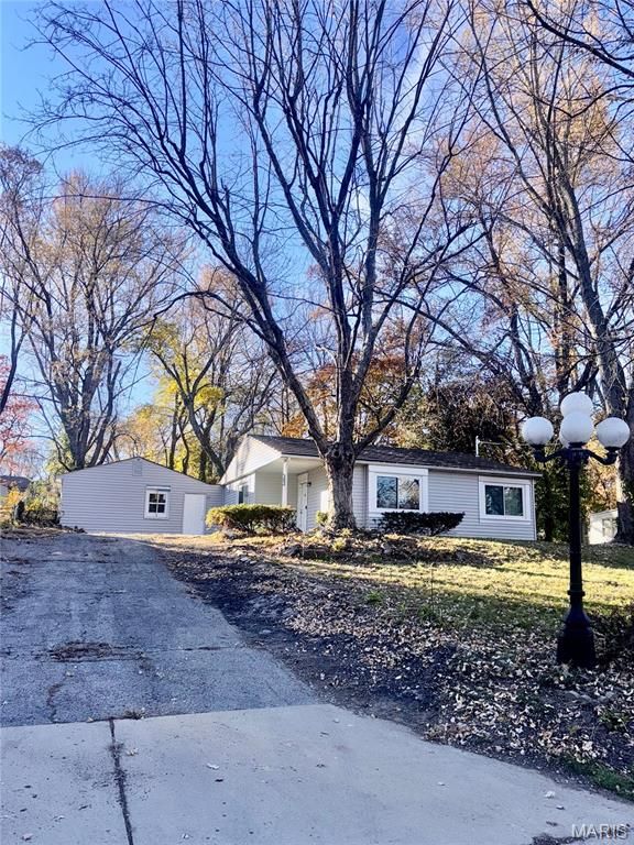 25 S Dellwood Avenue, Dellwood, MO 63135