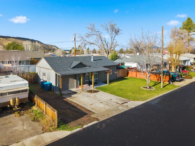 305 SW Ewen Street, Prineville, OR 97754