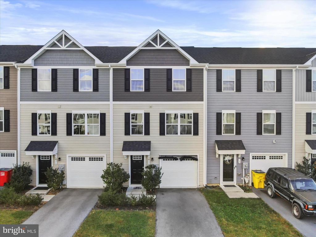 22 SNICKERS CT, Martinsburg, WV 25403