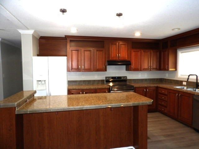 445 Bartlett Loop, Headland, AL 36345