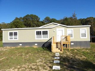 445 Bartlett Loop, Headland, AL 36345