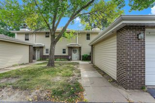 952 E Travelers Trail 50, Burnsville, MN 55337