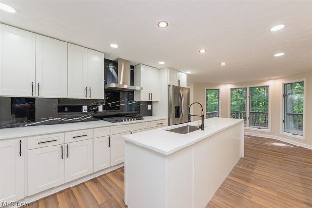 10143 Deer Run, Brecksville, OH 44141
