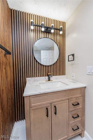 10143 Deer Run, Brecksville, OH 44141