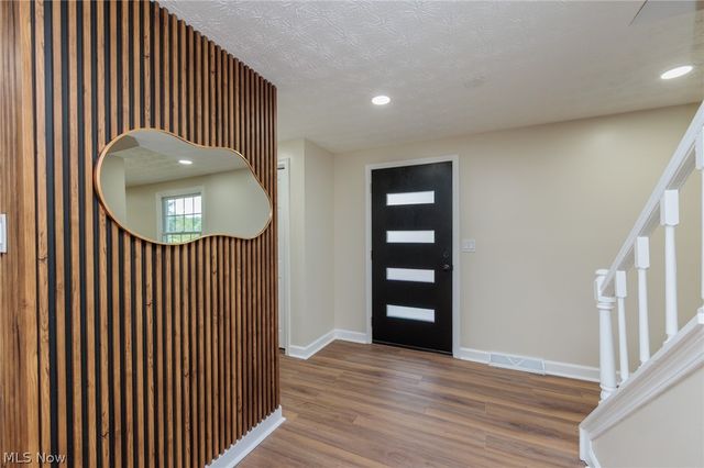 10143 Deer Run, Brecksville, OH 44141