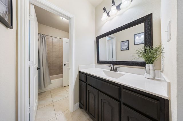 3204 Chambley Lane, Mansfield, TX 76084