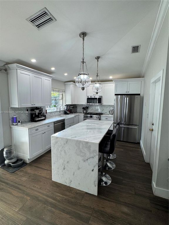 5763 NW 97th Ct, Doral, FL 33178