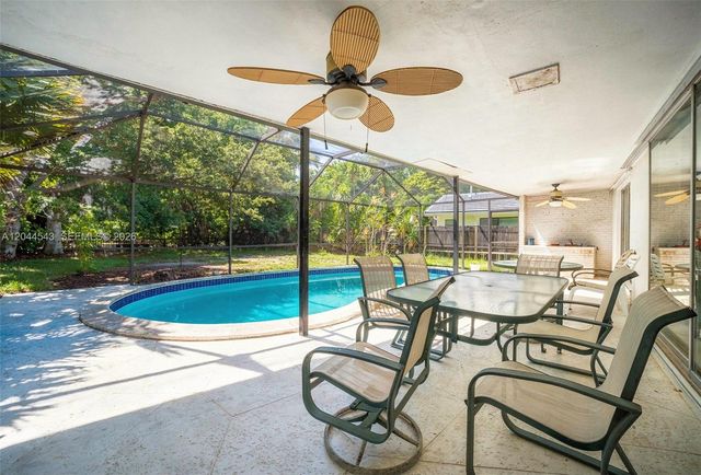 698 NW 7th Ave, Boca Raton, FL 33486