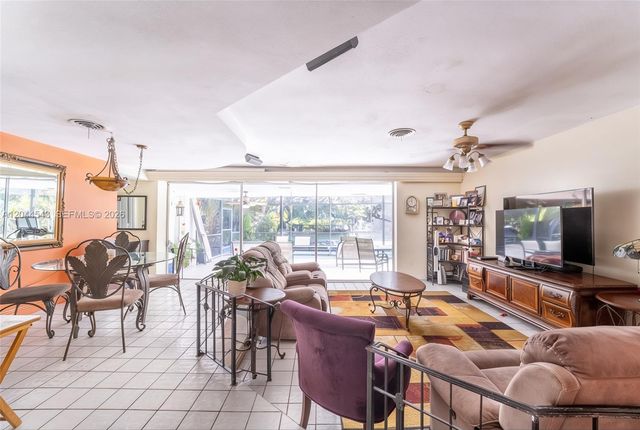 698 NW 7th Ave, Boca Raton, FL 33486