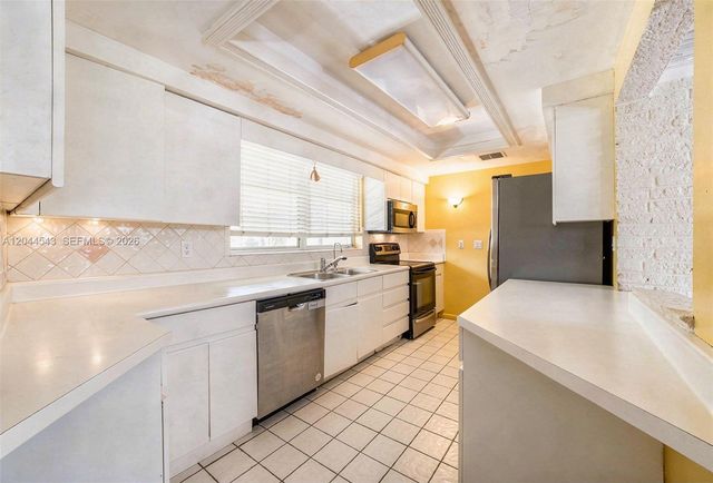 698 NW 7th Ave, Boca Raton, FL 33486