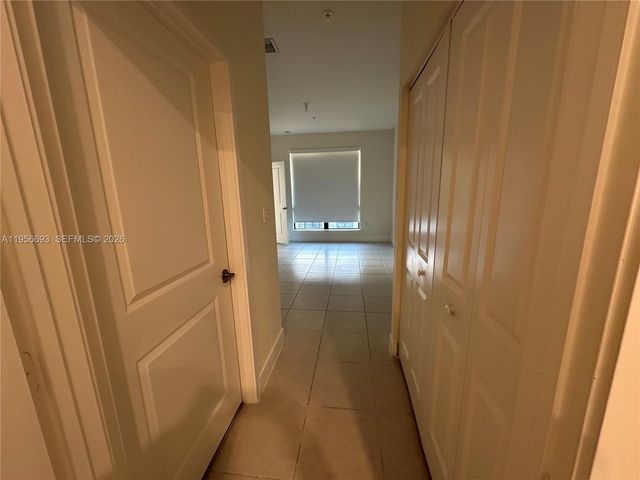 8265 NW 41 st 402, Doral, FL 33166