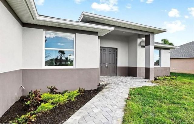 928 NE 3RD AVENUE, Cape Coral, FL 33909