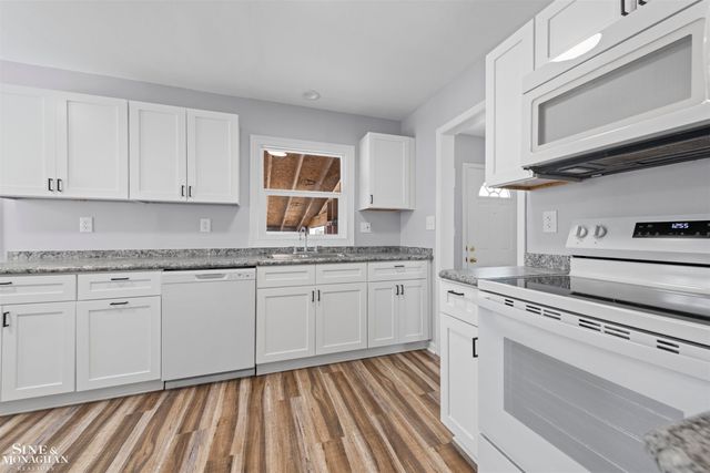 15365 Frazho Road, Roseville, MI 48066