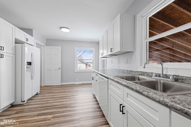 15365 Frazho Road, Roseville, MI 48066