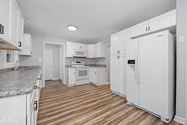 15365 Frazho Road, Roseville, MI 48066