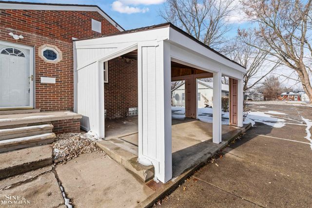 15365 Frazho Road, Roseville, MI 48066