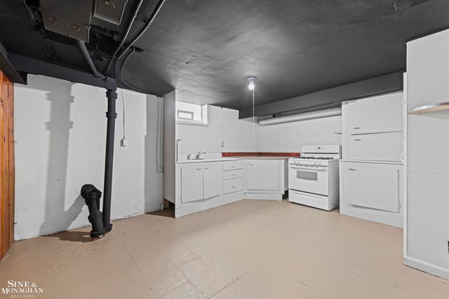 15365 Frazho Road, Roseville, MI 48066