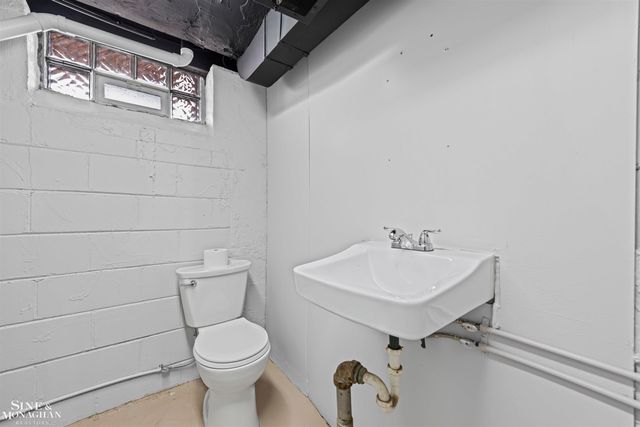 15365 Frazho Road, Roseville, MI 48066