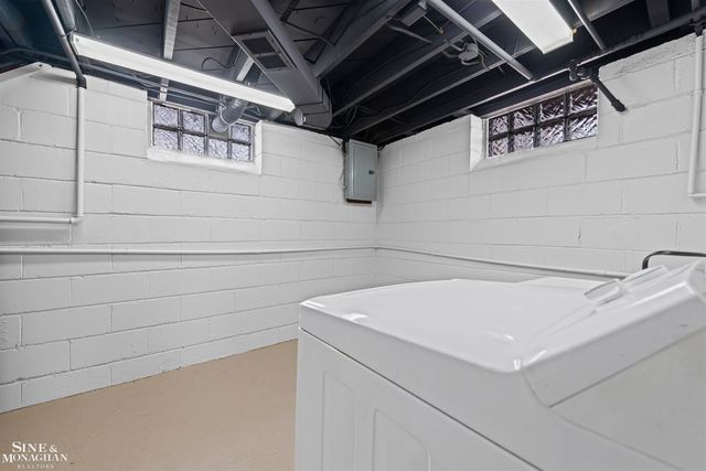 15365 Frazho Road, Roseville, MI 48066