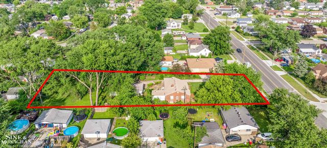 15365 Frazho Road, Roseville, MI 48066