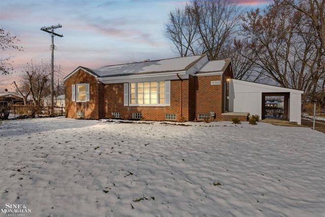 15365 Frazho Road, Roseville, MI 48066