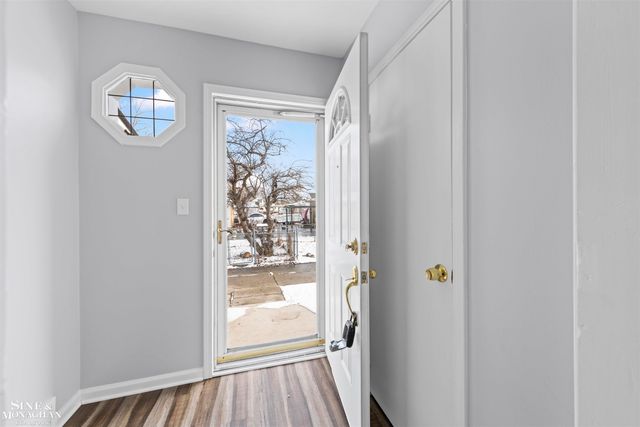 15365 Frazho Road, Roseville, MI 48066