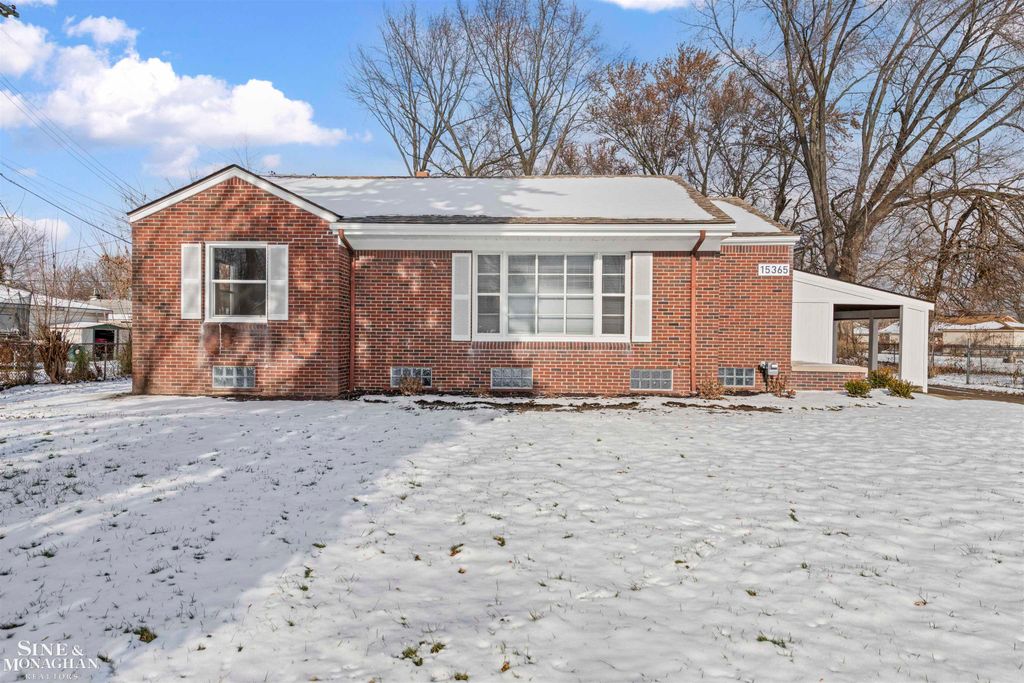 15365 Frazho Road, Roseville, MI 48066