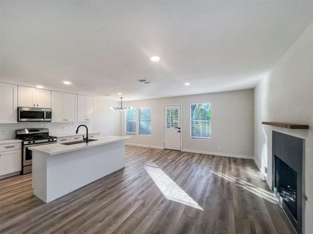 3506 Larchmont CV B, Austin, TX 78704