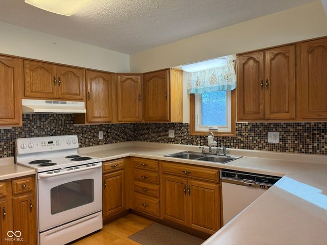 602 S Morristown Pike, Greenfield, IN 46140