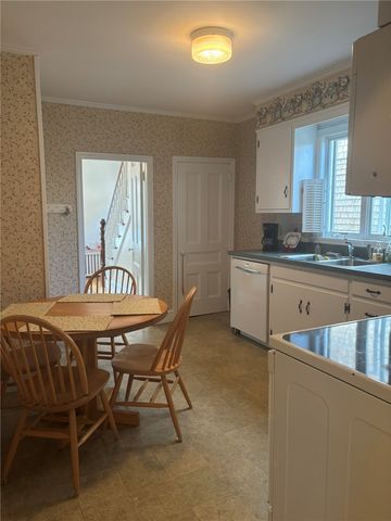 11 Eastnor Road, Newport, RI 02840